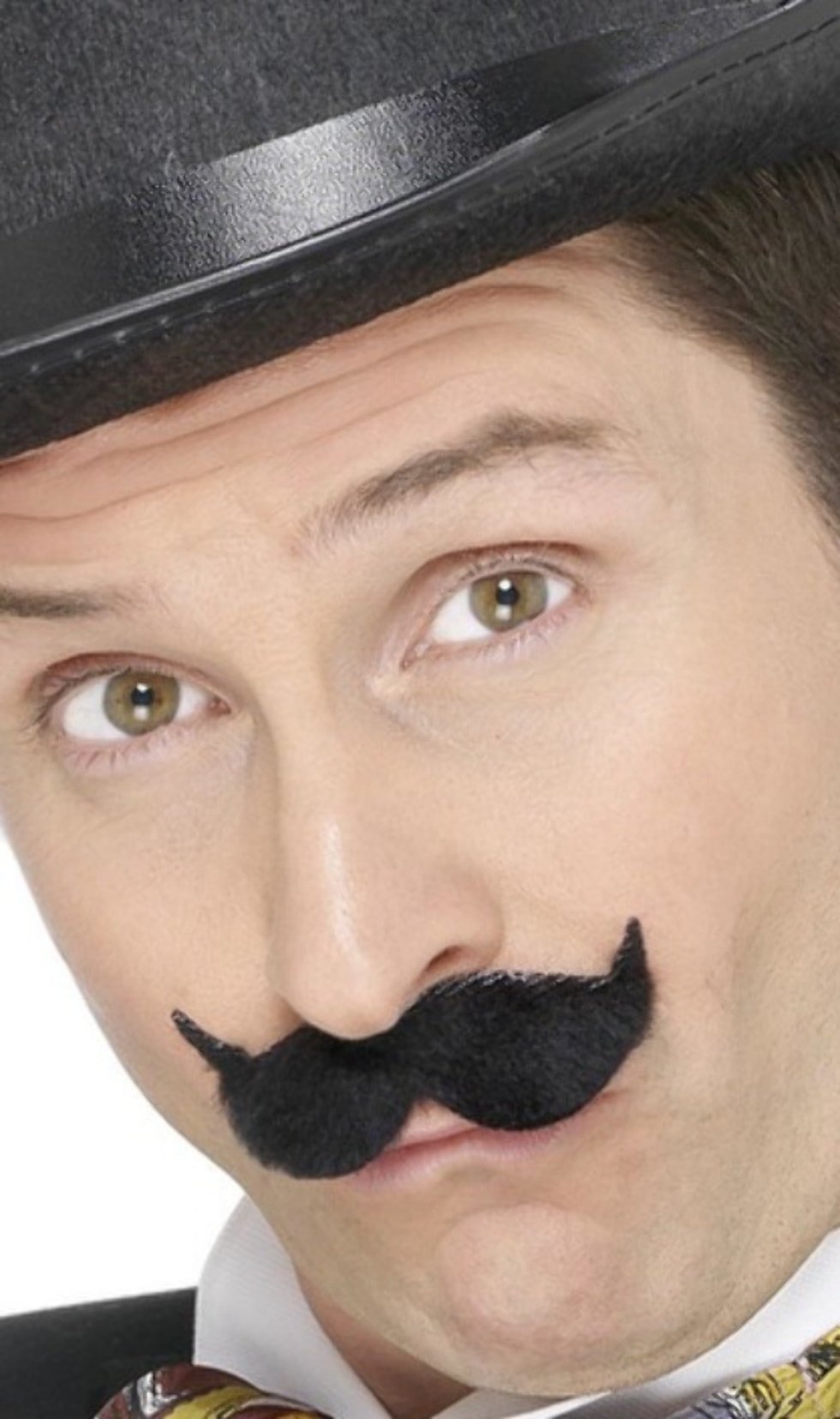 Moustache Noire Anglaise