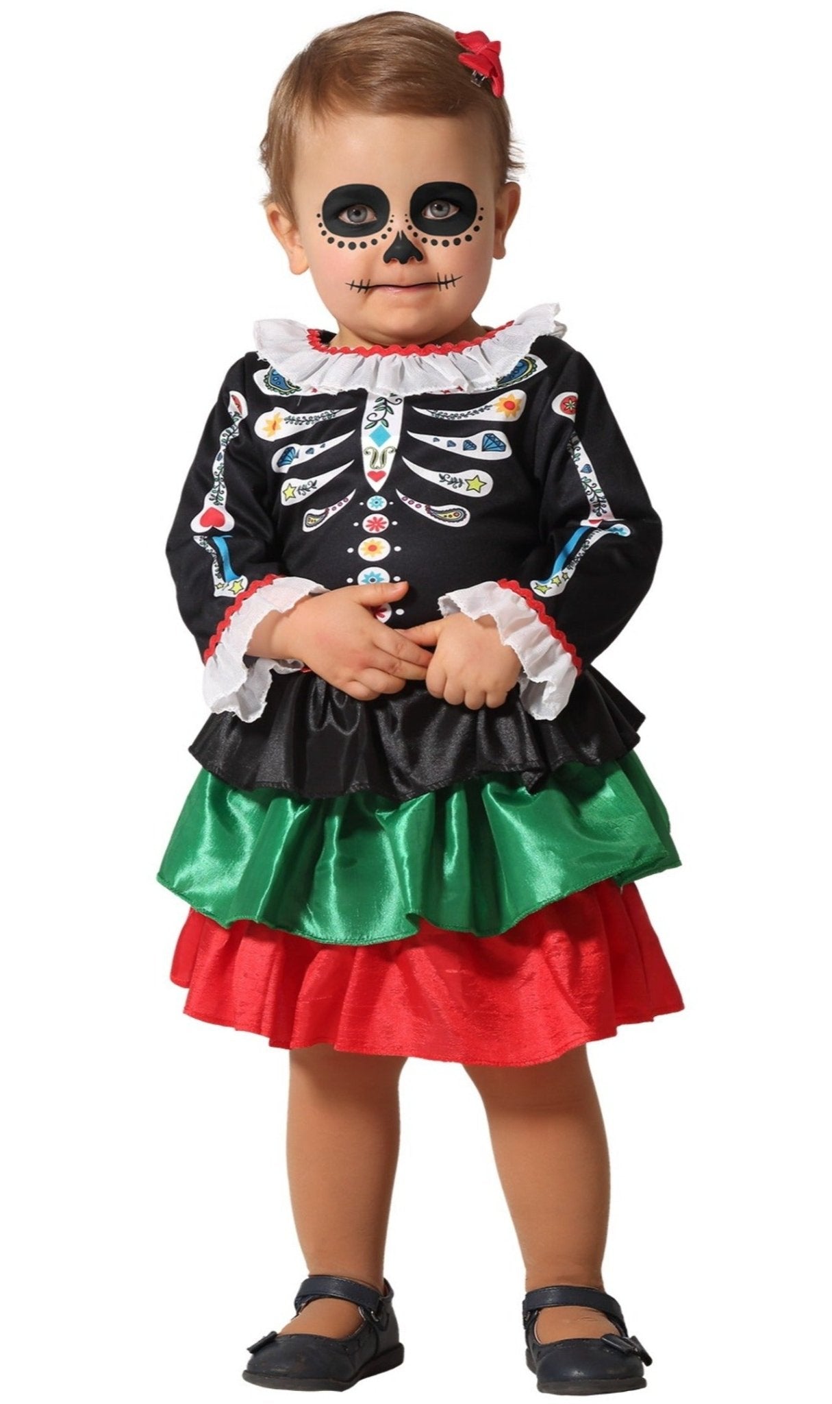 Une Fille Souriante Dans Un Costume De Carnaval D'un Petit Chat