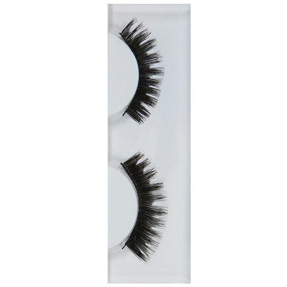 Longs cils noirs